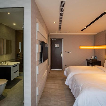 Fengjia Hotel Bell 타이중 외부 사진