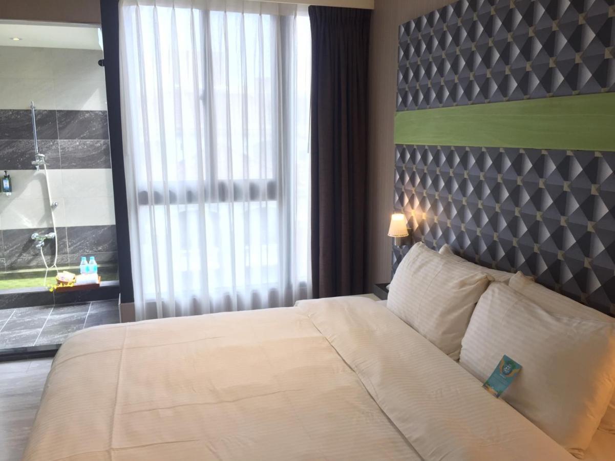Fengjia Hotel Bell 타이중 외부 사진