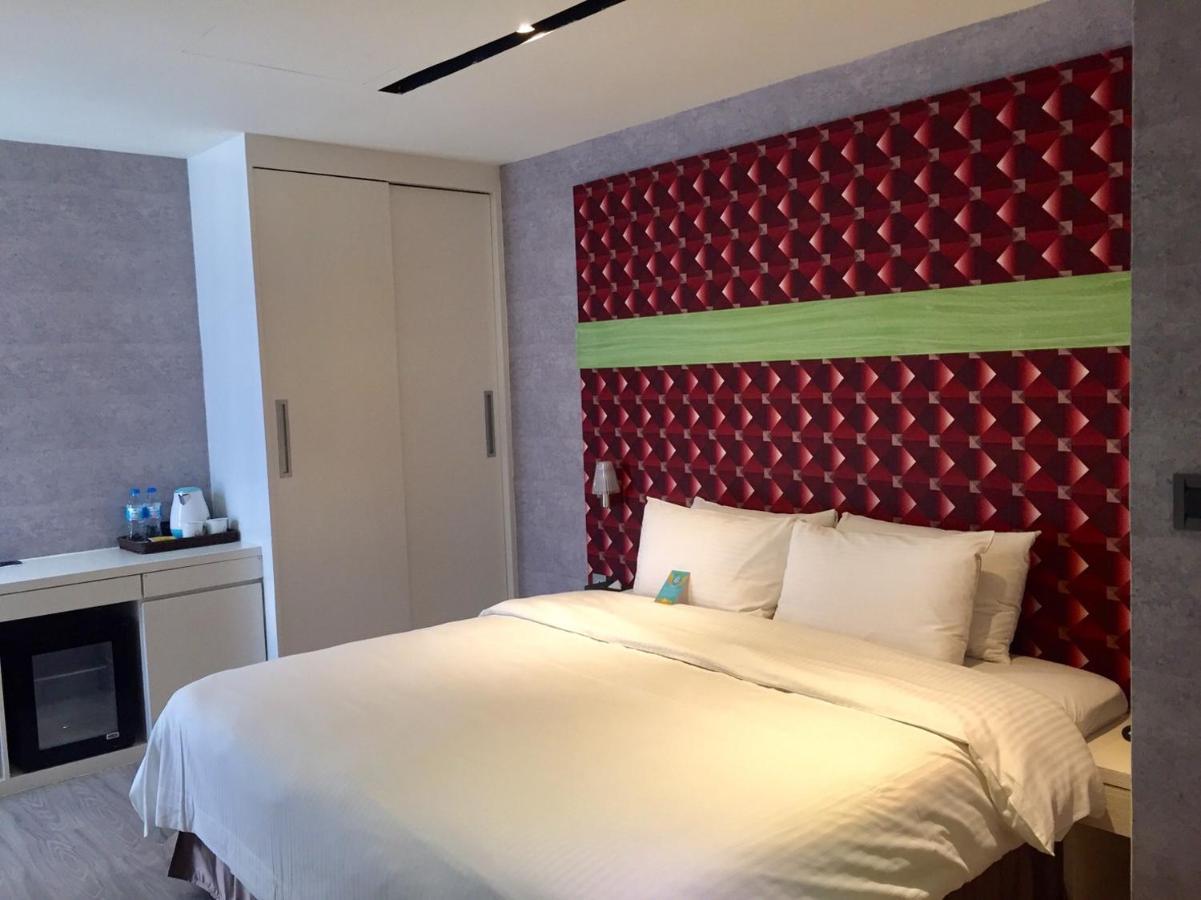 Fengjia Hotel Bell 타이중 외부 사진