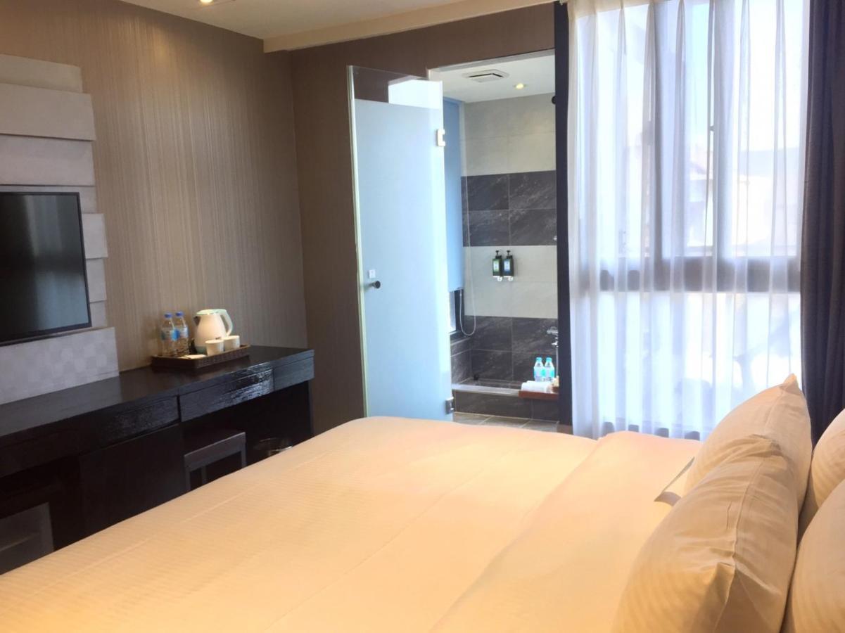 Fengjia Hotel Bell 타이중 외부 사진